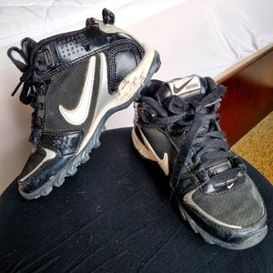 Kids football cleats